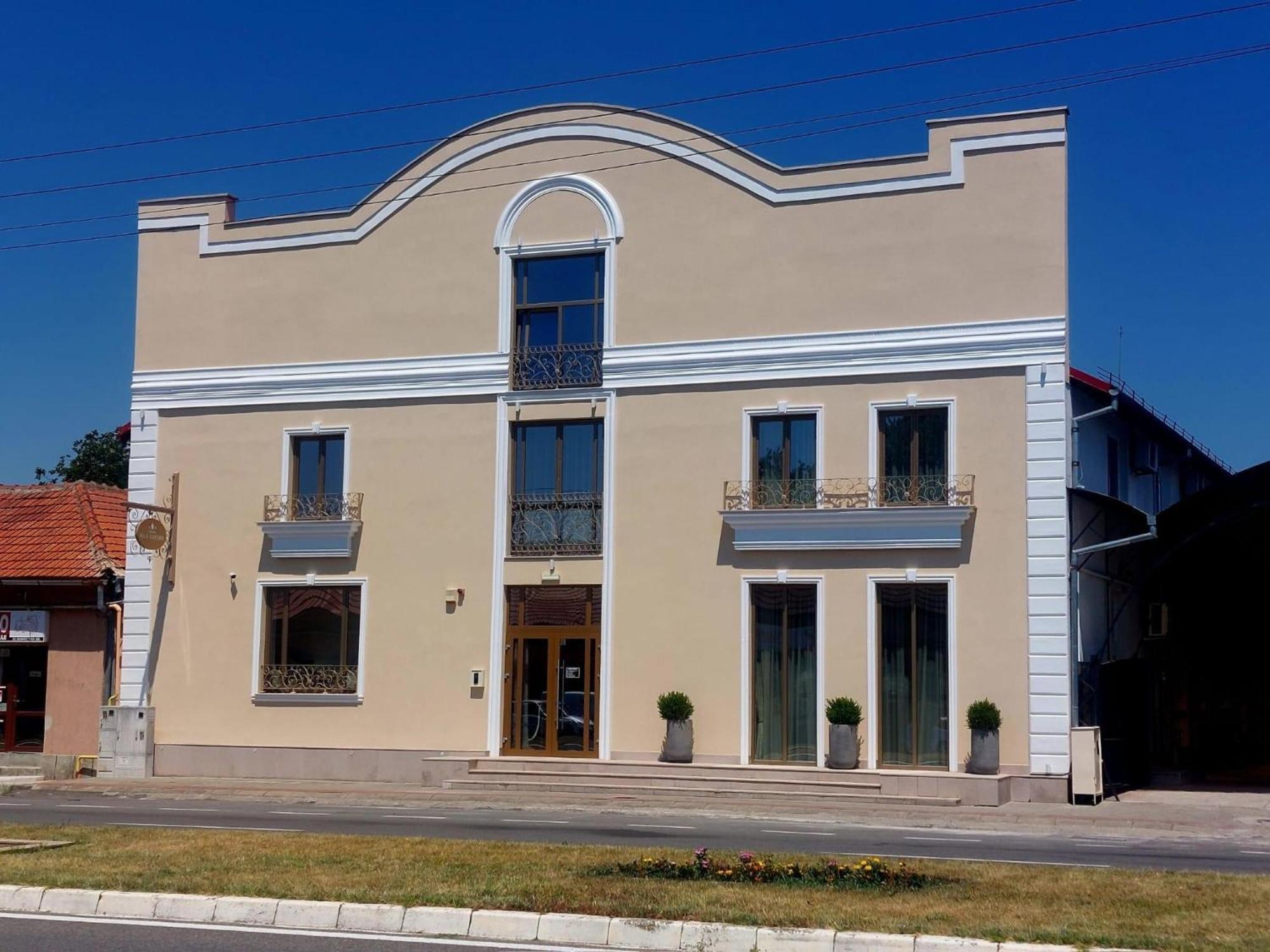 Regal Ballroom Caransebeş エクステリア 写真